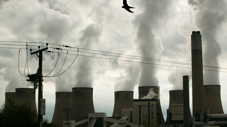 Coal power station (Global Warming Images/Alamy Stock Photo)