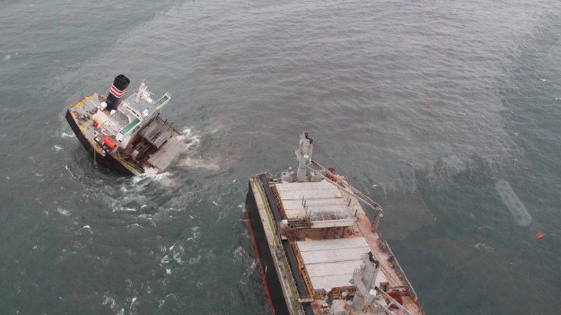 Crimson Polaris oil leak August 12 credit Japan Coast Guard