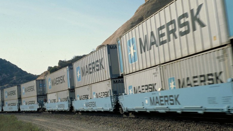 Oct 2007: A double-stack box train in the United States, with Maersk reefer containers. Freight, inland transport, rail.  Photo: Maersk Line