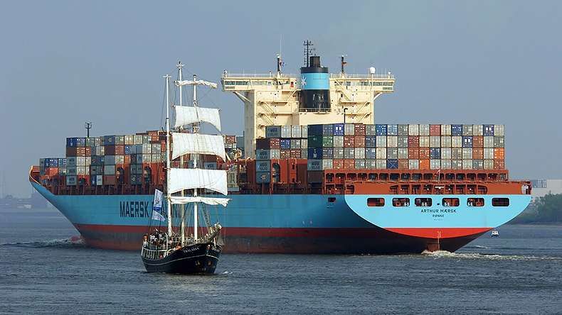 Arthur Maersk containership at sea