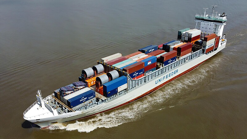 Unifeeder containership Ida Rambow at river Elbe