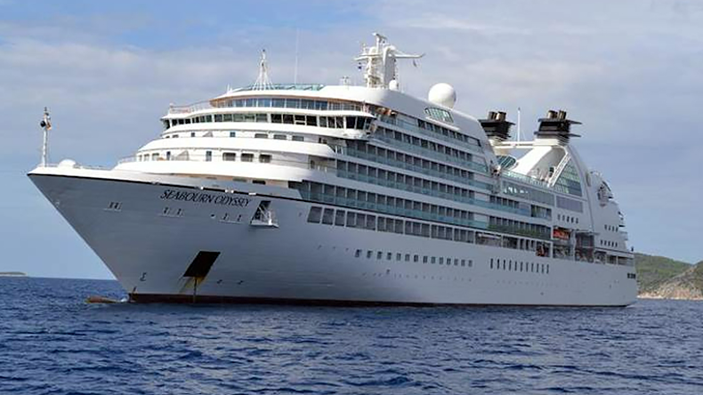 Seabourn Odyssey cruiseship at sea