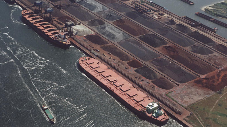 Iron ore bulkers