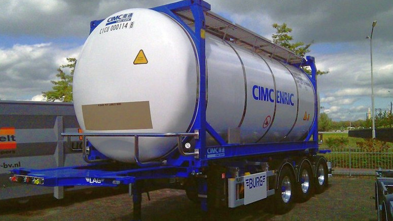 CIMC_swap_tank_on_chassis