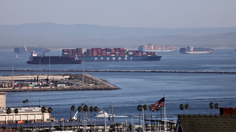 Ships waiting to enter the port of Los Angeles. Credit Xinhua / Alamy Stock Photo