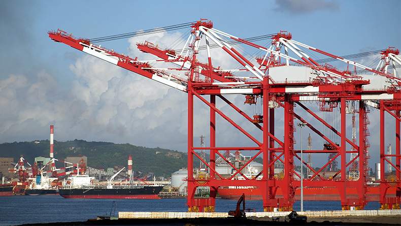 Kaohsiung port: robust growth in transhipment volumes for the transpacific trades. © Shi Yali/Shutterstock.com