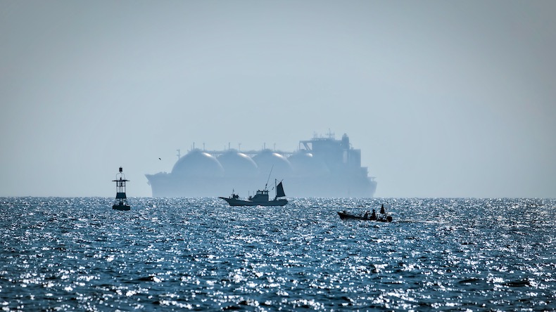 LNG Tokyo Bay. Credit: Bill Chizek Photography / Alamy Stock Photo