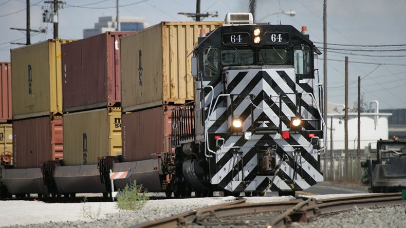 Used in story by Eric Watkins dated 01 Oct 2018. Railyard19. Pacific Harbor Line works the terminals at Long Beach. Credit: Port of Long Beach