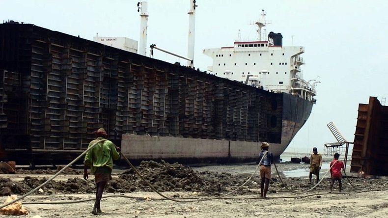 Chittagong shipbreaking
