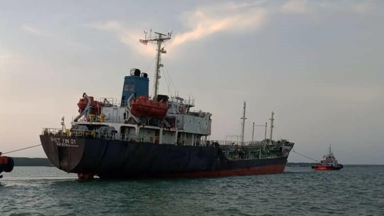 December 2021. Product tanker Viet Tin 01 is being towed away by the tugs in Malaysia waters. Credit: Malaysian Maritime Enforcement Agency