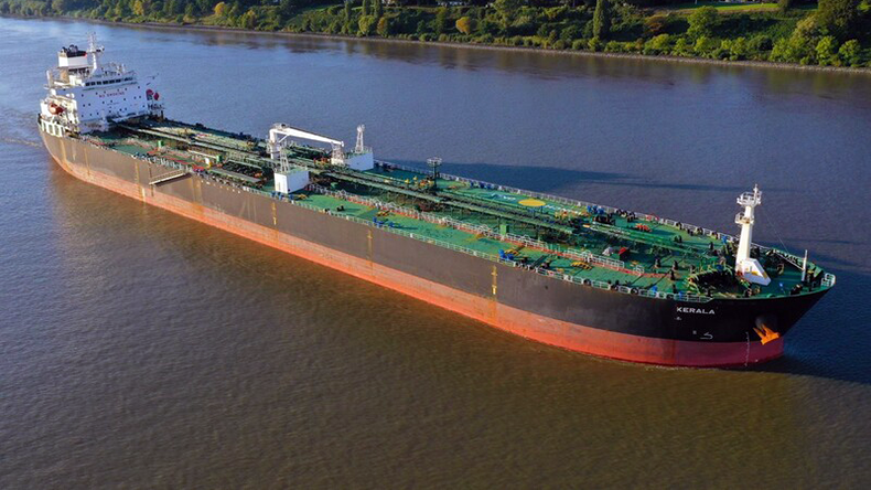 Crude oil tanker Kerala at Hamburg