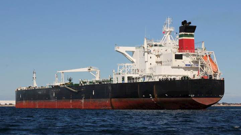 Crude oil tanker Legend at sea
