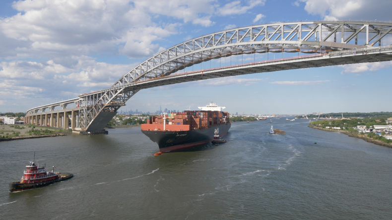 ZIM Antwerp was the first 10,000 teu containership to berth at Maher Terminal in Port Elizabeth, New Jersey, having sailed under the raised Bayonne Bridge